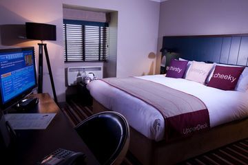 Hotel De Vere Herons Reach 4*